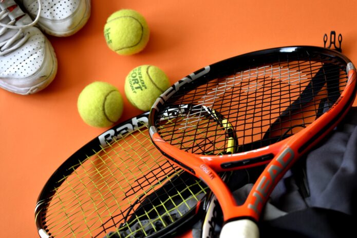 heavy tennis racket vs light
