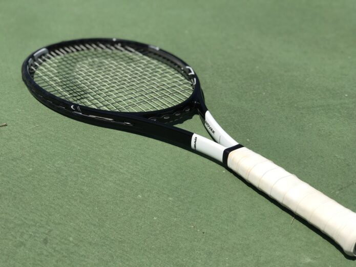 heavy tennis racket vs light