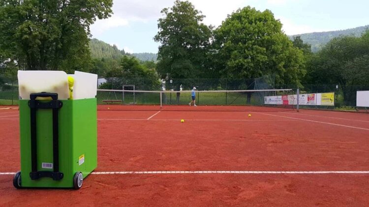 Hoe een gebruikte tennisbalmachine goedkoop te kopen