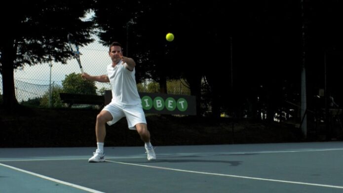 Como os especialistas marcaram sua ideia de quadras de tênis azuis