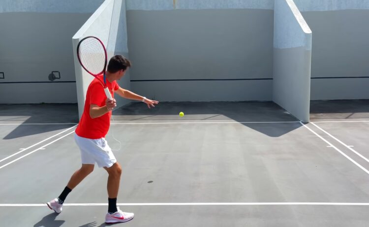 jouer au tennis seul