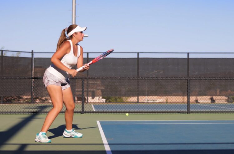 jugando al tenis solo