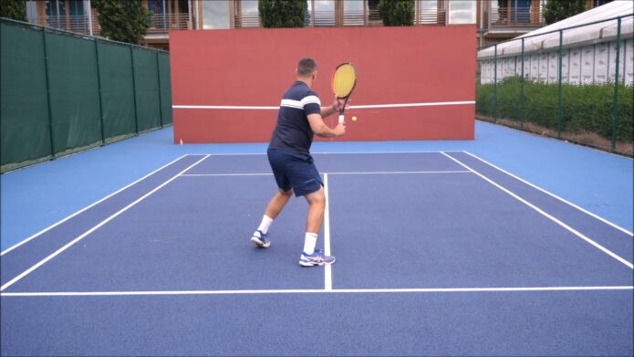 Entraînez-vous aux exercices de mur de tennis