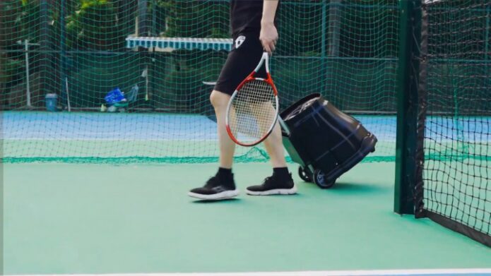 Tennisbollmaskin